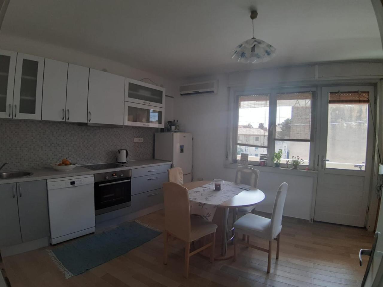 Nina, Apartment In City Centre Split Exterior photo
