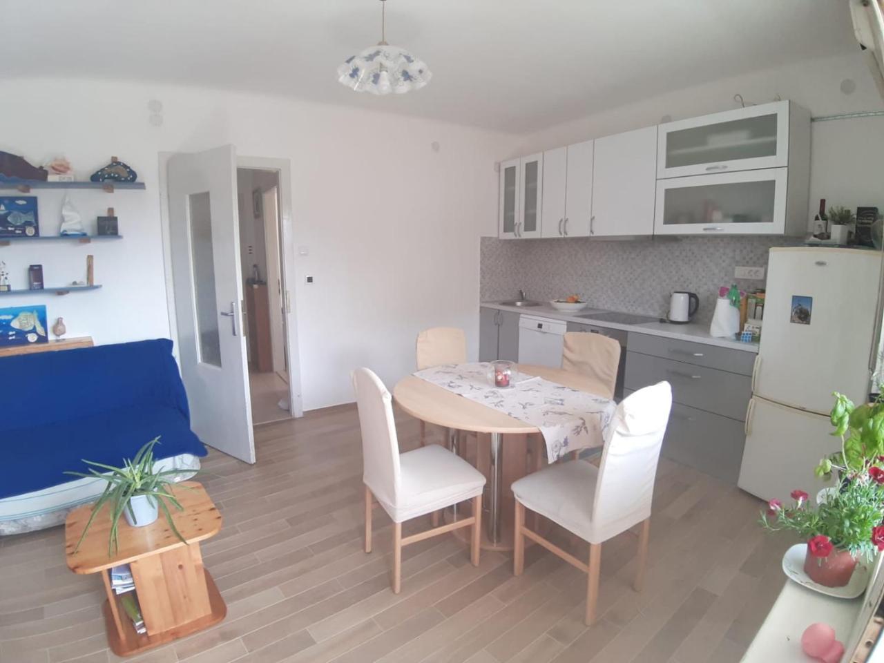 Nina, Apartment In City Centre Split Exterior photo